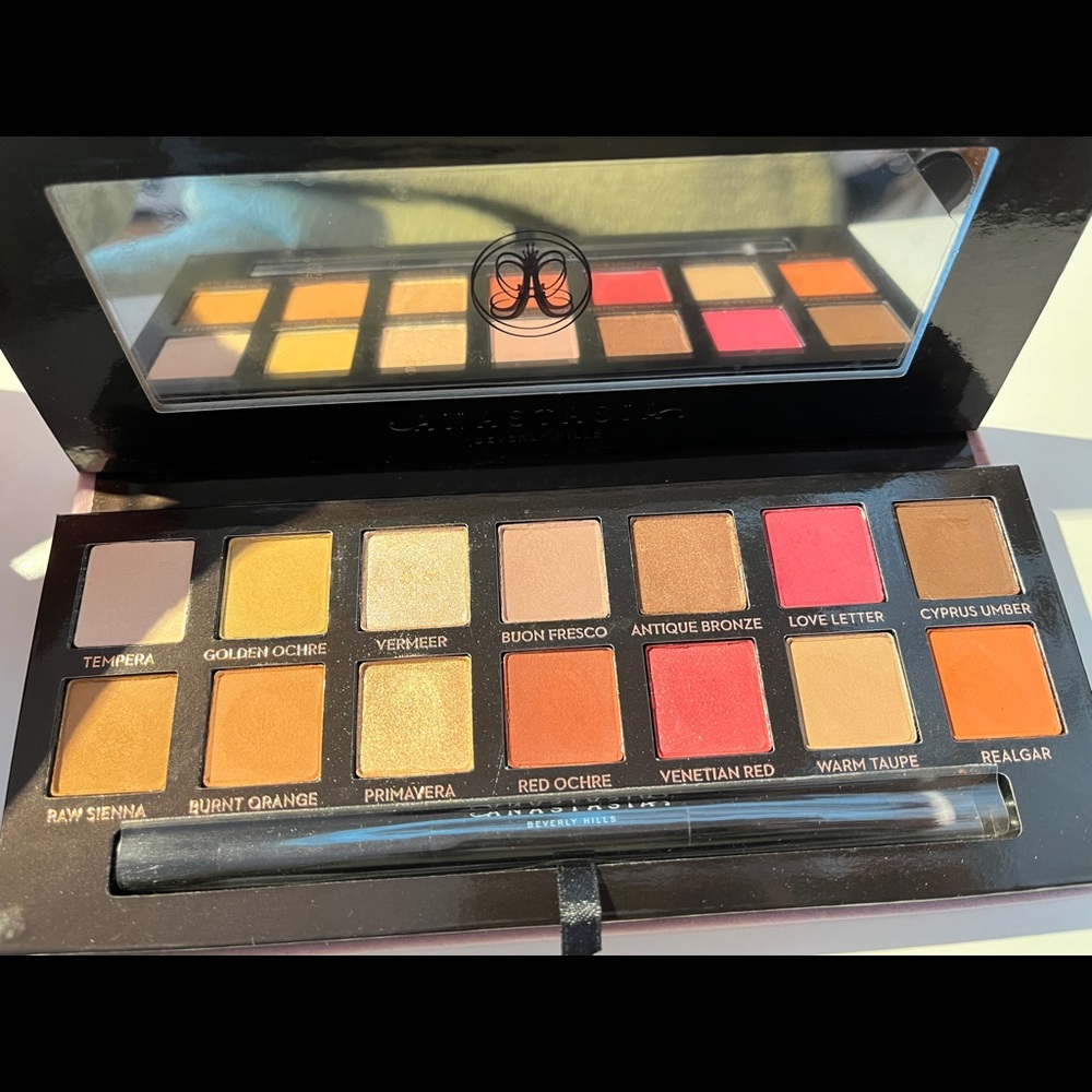 Anastasia Modern Renaissance eyeshadow palette